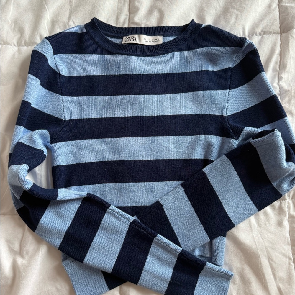Zara Women's Navy and Light Blue Striped crop long sleeve